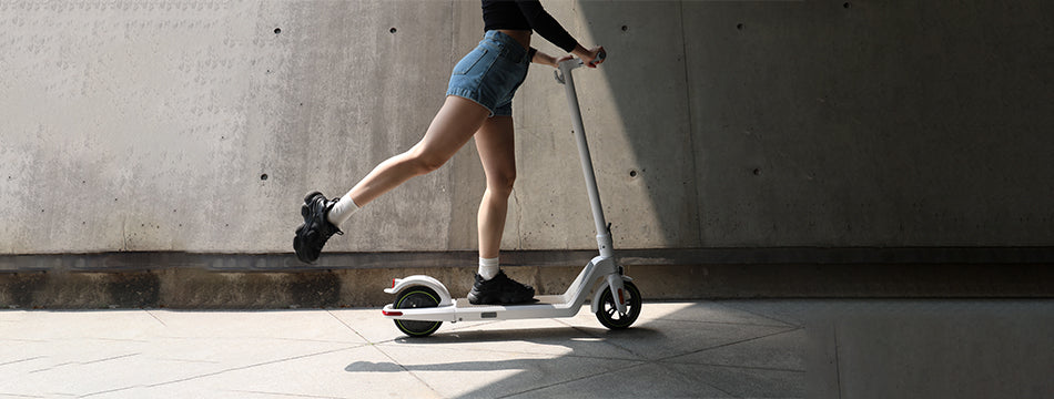 Electric Scooter Tires: Solid or Pneumatic? Advantages and Disadvantages of Each